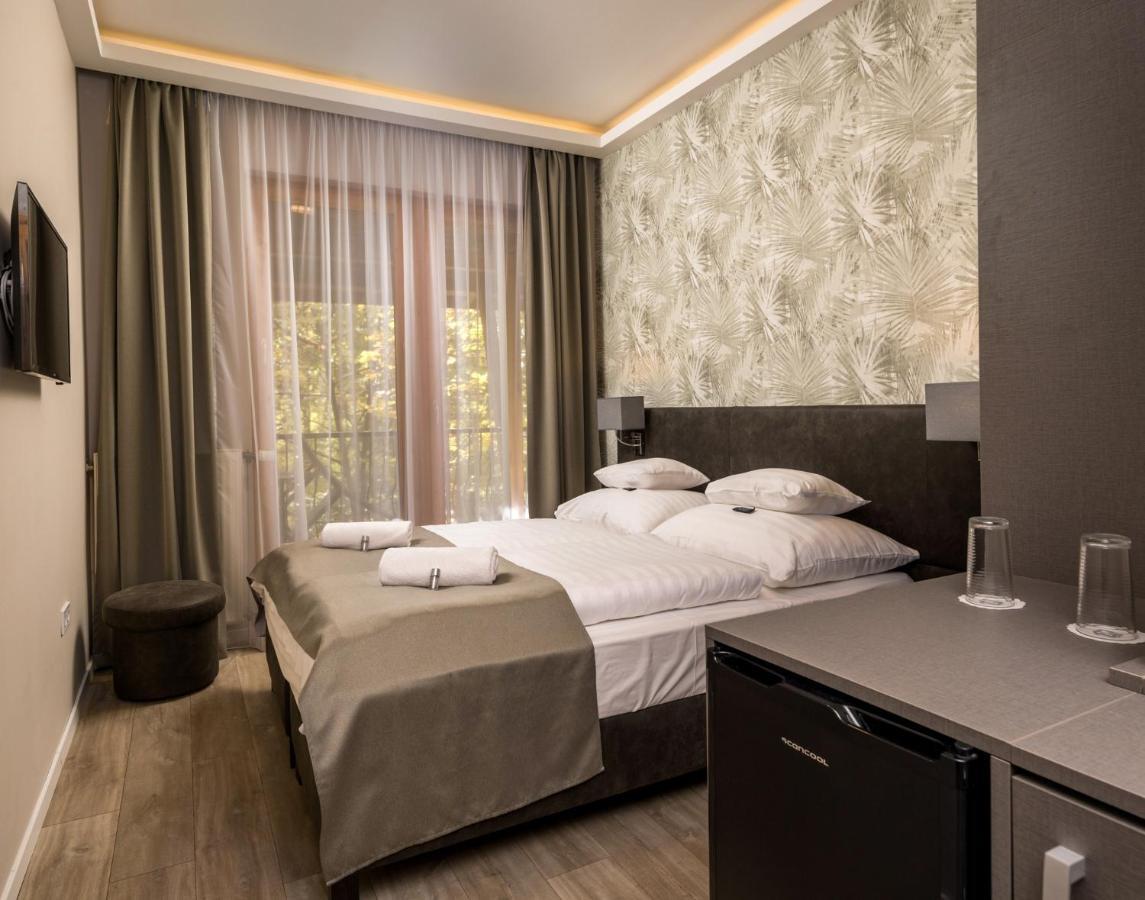 Atrium Agard Panzio Bed & Breakfast Gardony Exterior photo